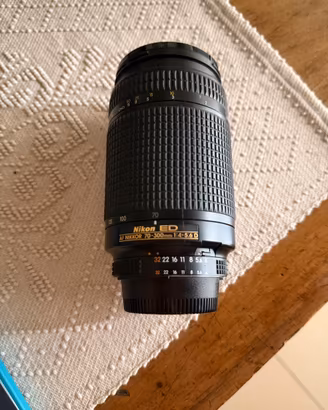 Nikon AF Nikkor 70-300mm f/4-5.6D ED