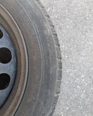 gomme con cerchi Michelin agilis 195 /60R16