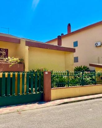 Villa bilivelli con giardino su 3 lati