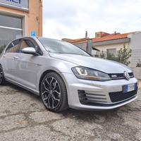 Volkswagen Golf GTD 2.0 TDI DSG 184cv BlueMotion T