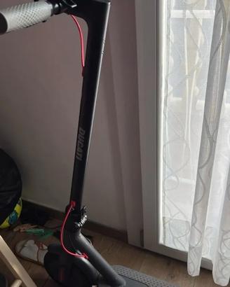 Monopattino ducati pro1 plus con difetto batteria
