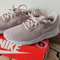 Scarpe Nike donna taglia 38 come nuove