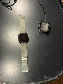 Smartwatch Fitbit Versa 2 in  ottime condi