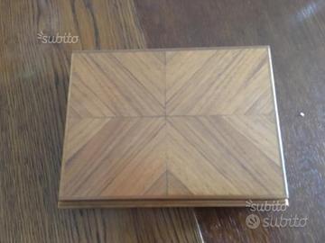 Cofanetto con carte mercante in fiera