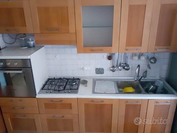 Cucina completa con lavastoviglie + forno
