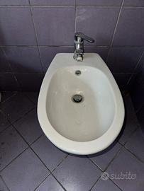 Gabinetto e bidet