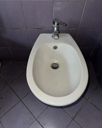 Gabinetto e bidet