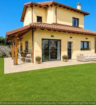 Villa di 220 m² con 5 locali e box auto a Albenga