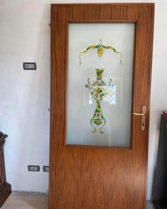 Porta con vetro decorato
