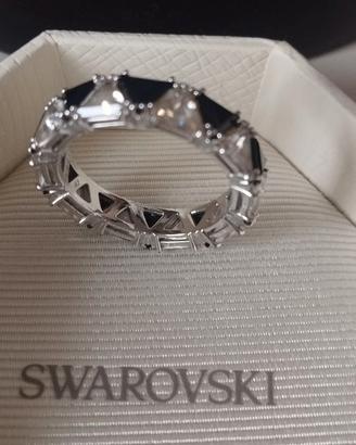 Anello Swarovski taglio triangolo