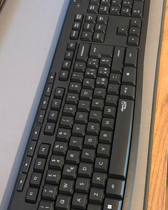 Logitech MK295 Tastiera e Mouse wireless