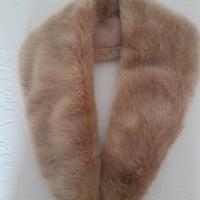 collo biondo in pelliccia ecologica 