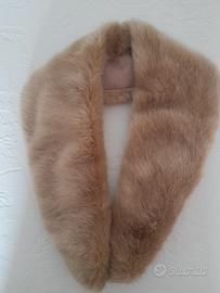 collo biondo in pelliccia ecologica 