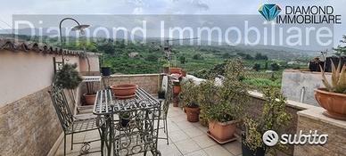 Rifinita casa semi-indipendente a Giarre centro