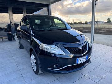 Lancia Ypsilon 0.9 TwinAir 85 CV 5 porte Metano Ec