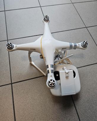 DJI Phantom 3 pro con radio completo 