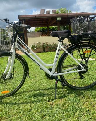 BICI ELETTRICA CON PEDALATA ASSISTITA