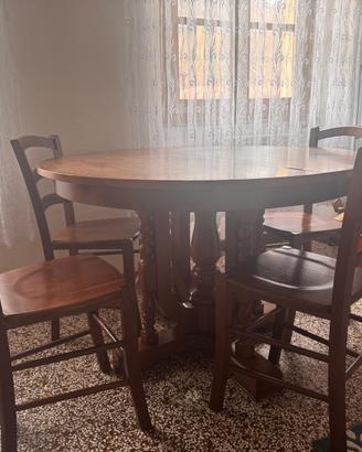 Tavolo in legno di noce con 6 sedie