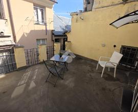 2 LOCALI A GENOVA