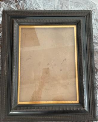 Cornice nera antica fine 800