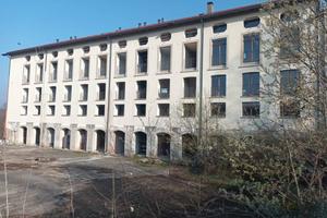 Palazzo / Stabile di 1360 m² a Garbagnate Monaster