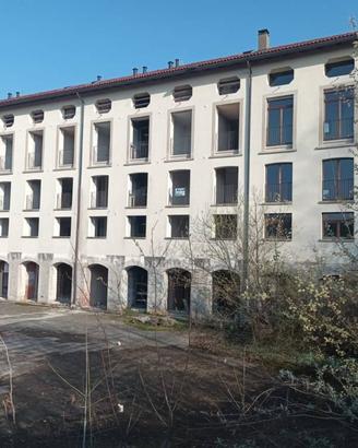 Palazzo / Stabile di 1360 m² a Garbagnate Monaster