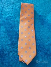 Cravatta in poliestere.
