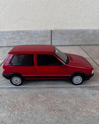 Fiat Uno Turbo i.e. Mk1 1985 1:18 Laudoracing