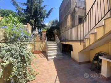 Appartamento di 220 m² con più di 5 locali a Acire