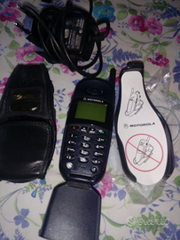 Telefono Motorola con sportellino
