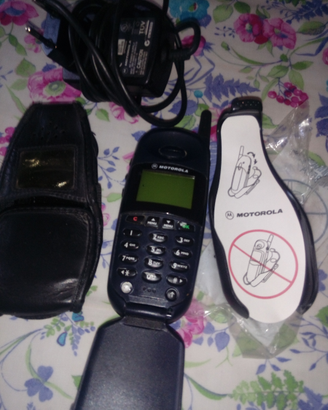 Telefono Motorola con sportellino