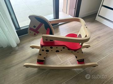 Cavallo a dondolo in legno
