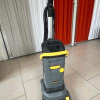 Lavasciuga pavimenti compatta Karcher BR 30/4C