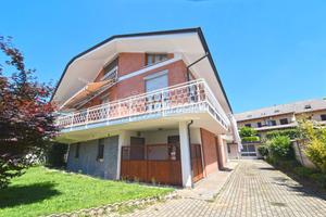 APPARTAMENTO IN TRIFAMILIARE - CON BOX E CANTINA