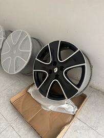 Cerchi in lega Renault clio 4 serie 16”