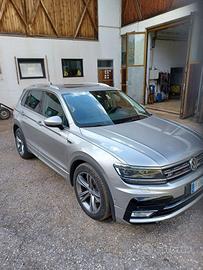 VW Tiguan R-Line 4 Motion