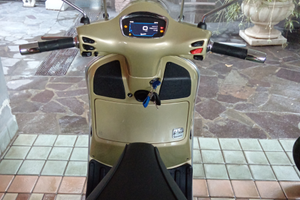 Vespa 300 gts 75 anniversary