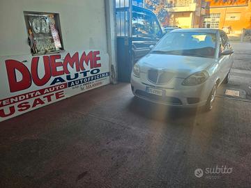 Lancia Ypsilon 1.3 MJT 75 CV Oro rate da 99,00