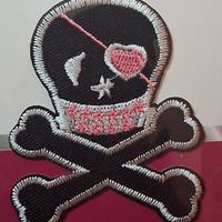 3 toppe con teschio, ricamate termoadesiva IDEA'S