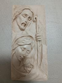 sacra famiglia in materiale lapideo. arte sacra