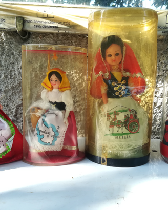 Bamboline vintage con occhi mobili