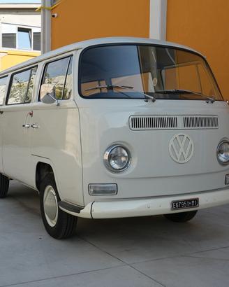 Volkswagen Bus T2 Minibus