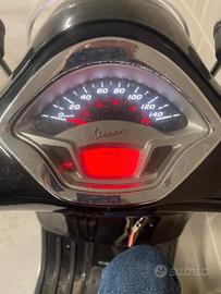 Vespa 300 GTS ABS Nera solo 4000km!!! p. p incluso