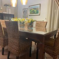 Tavolo in legno e vimini