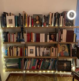 Libreria design. 4 ripiani. Legno e metallo