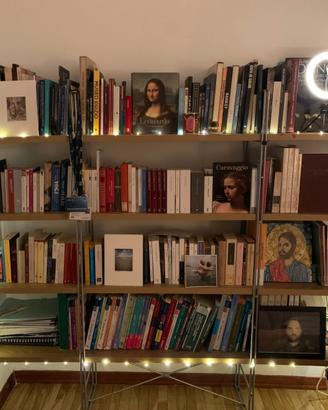 Libreria design. 4 ripiani. Legno e metallo