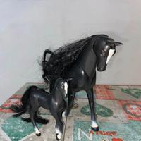 Cavalli giocattolo mamma e piccolo