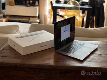 MacBook Pro 15” (2018) grigio siderale