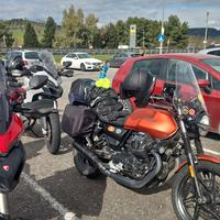 Moto Guzzi V7 Stone 2021