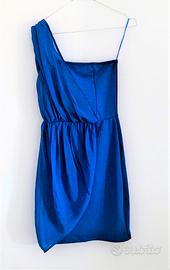 Abito corto Stradivarius con bretella asimmetrica